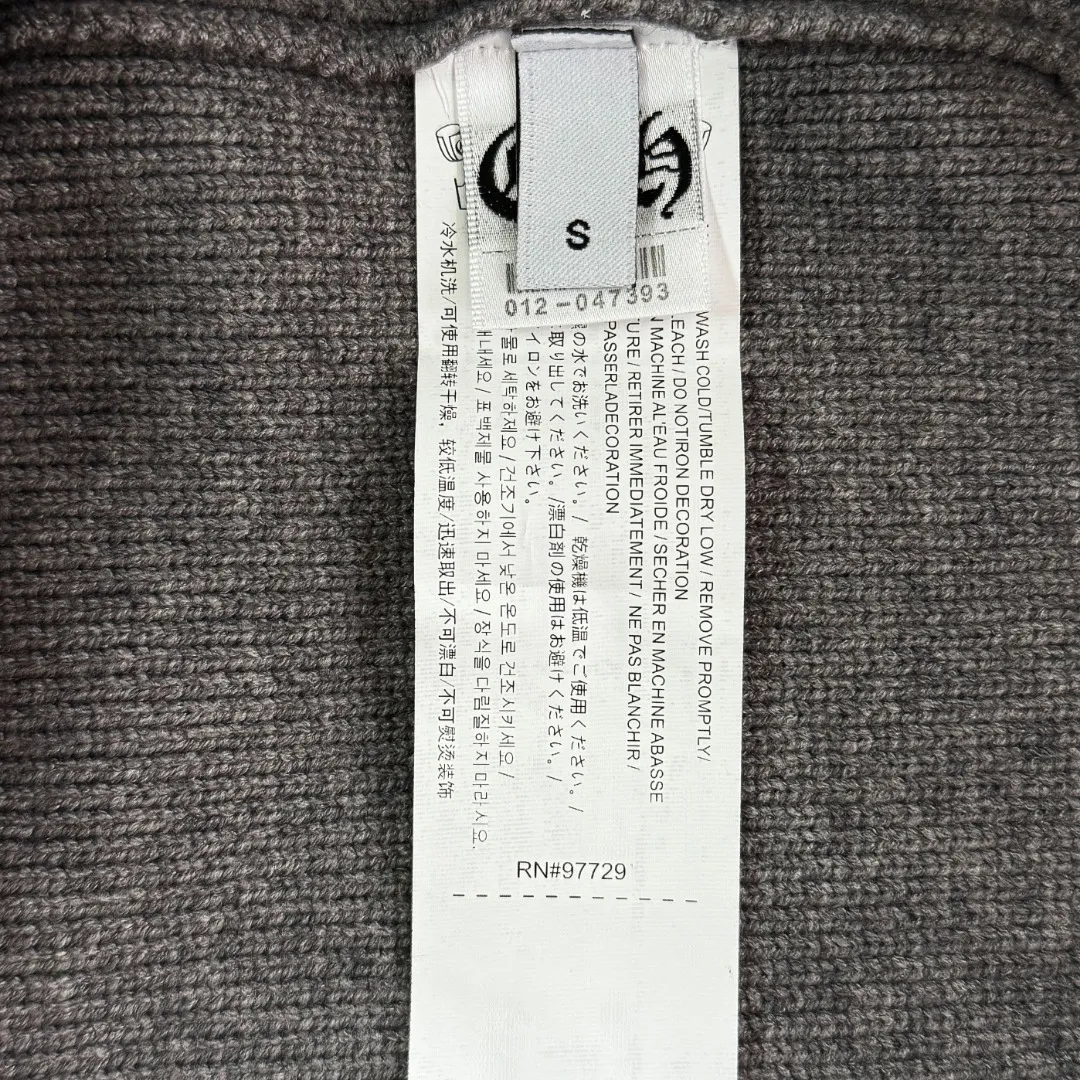 P290 Chrome Hearts 26 high-version wool knitted round-neck sweaters. High-end custom-made 500g sweater fabric. No deformation, no shrinkage, complete with three labels, same style for men and women. Process: The wool is knitted by a 7-needle imported machine. Color: 3 colors. SIZE: XS-L